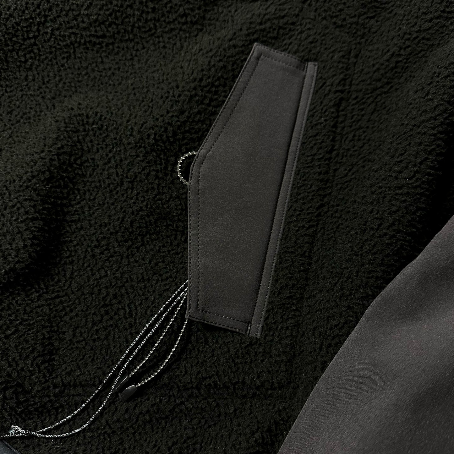 F24W03001 FACE COVER FLEECE PULLOVER