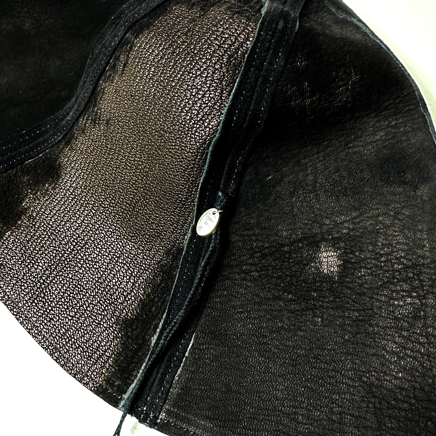 F24W03005 SUEDE TULIP HAT