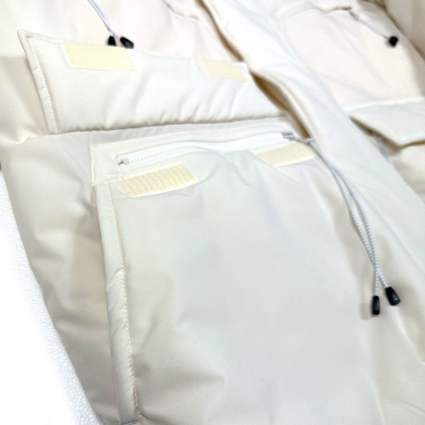 F24W03013 LIGHTWEIGHT FILLED HOODIE BLOUSON